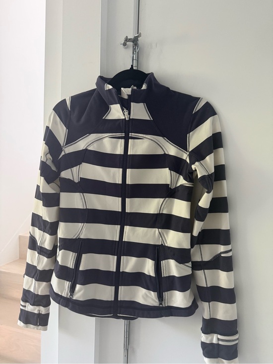 lululemon athletica Jackets & Blazers - lululemon athletica navy and white striped zip-front jacket